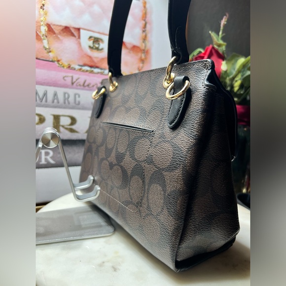 COACH AVARY CROSSBODY IN SIGNATURE CANVAS EUC - Picture 5 of 17